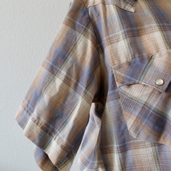 Plaid Casual Button Down Shirt - Picture 7 of 10